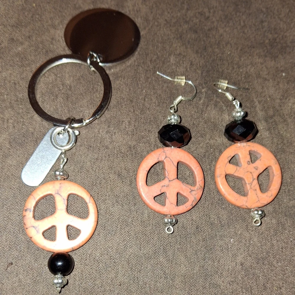 Set Howlite Orange Peace Sign Beaded Earrings And Keychain Bag charm